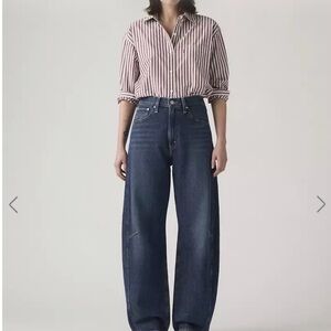 Levi's Cinch Barrel in New Shade Dark wash size 27